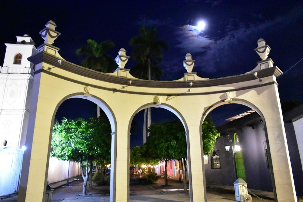 La Casa De Mamapan Hotel Colonial Ahuachapán Kültér fotó